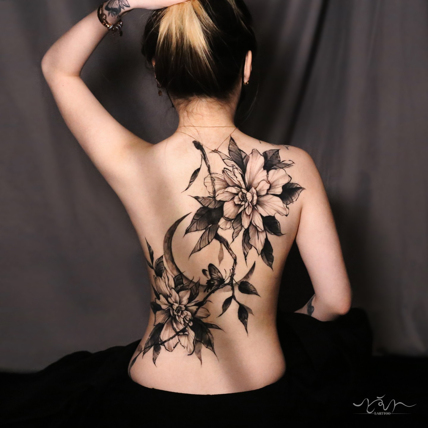 back tattoo ideas for females 0018