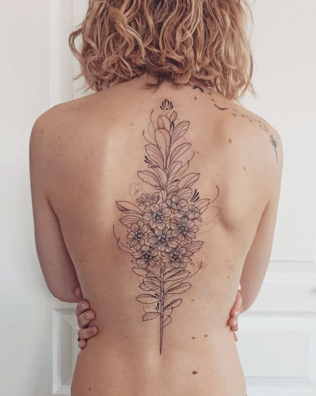 back tattoo ideas for females 0072