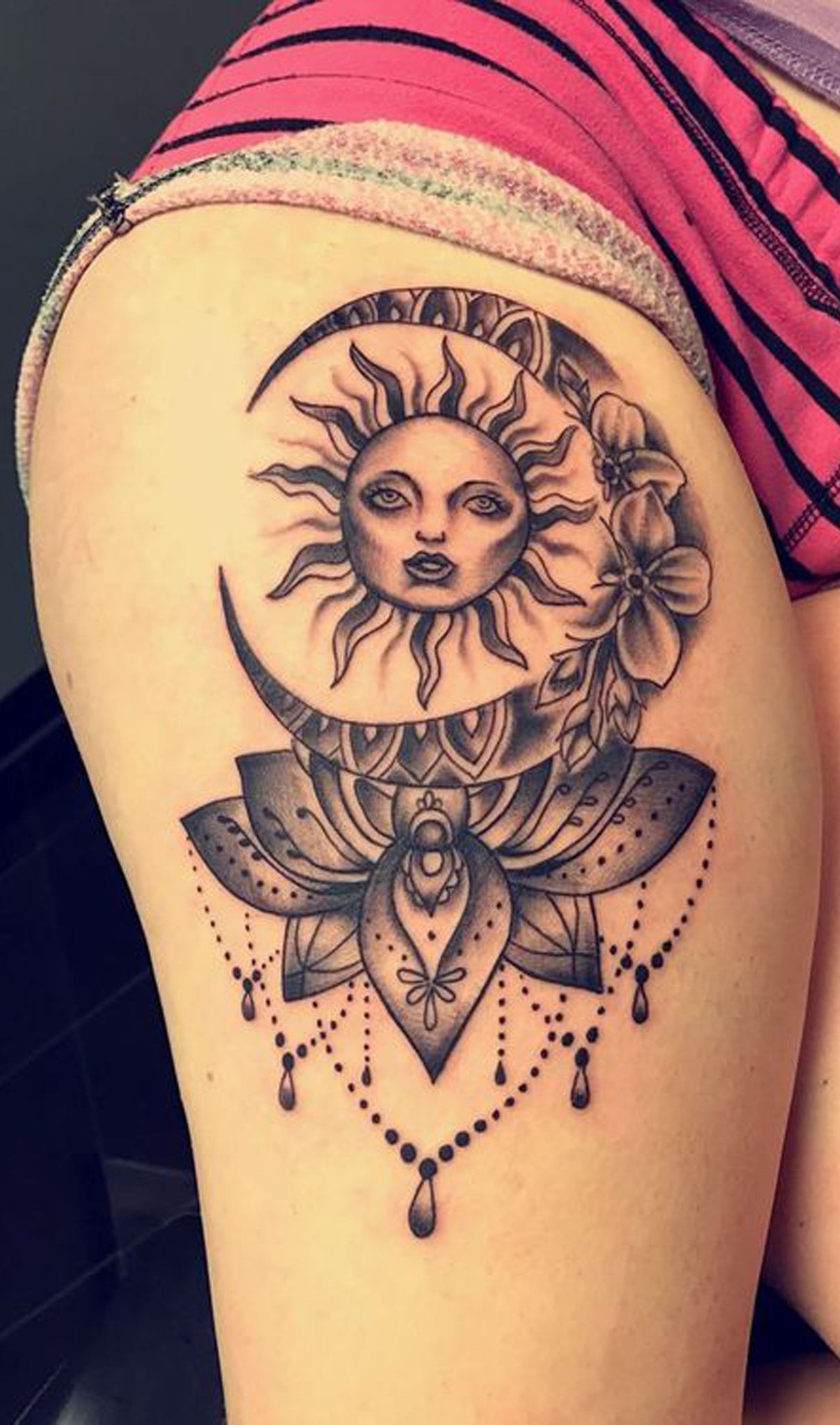 bold thigh tattoo suggestions