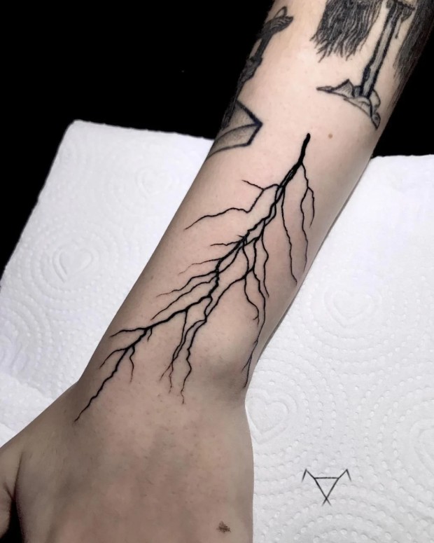 creative lightning tattoo ideas