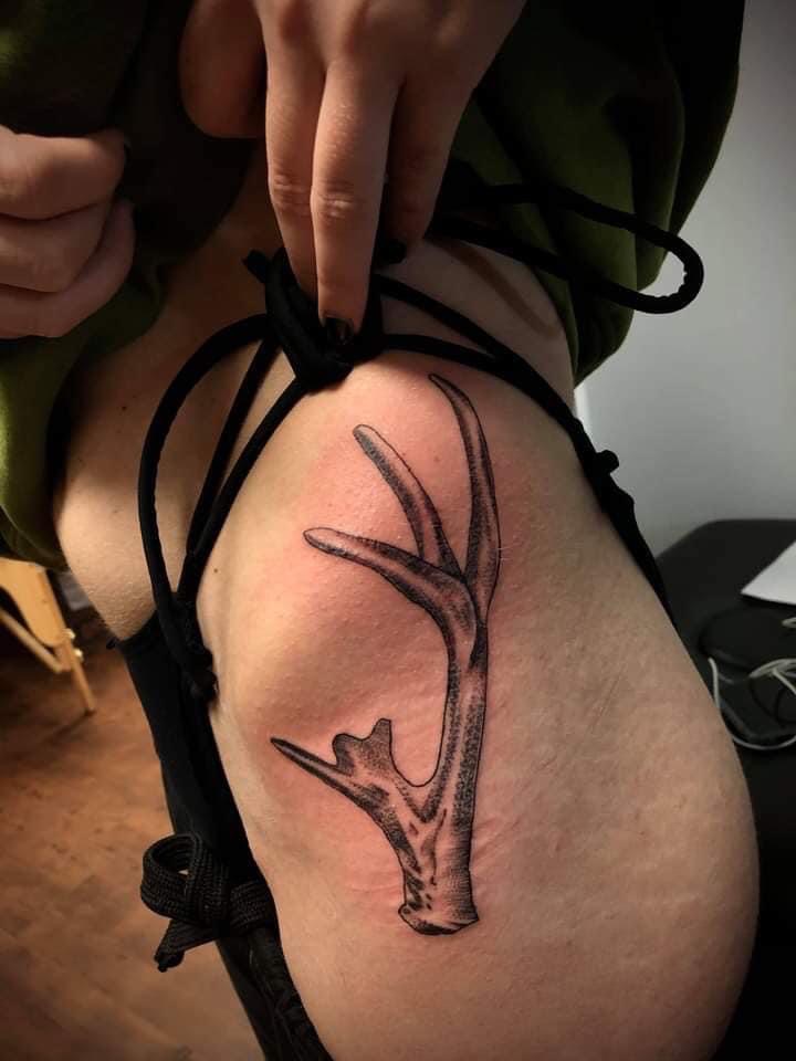 creative small hunting tattoo designs