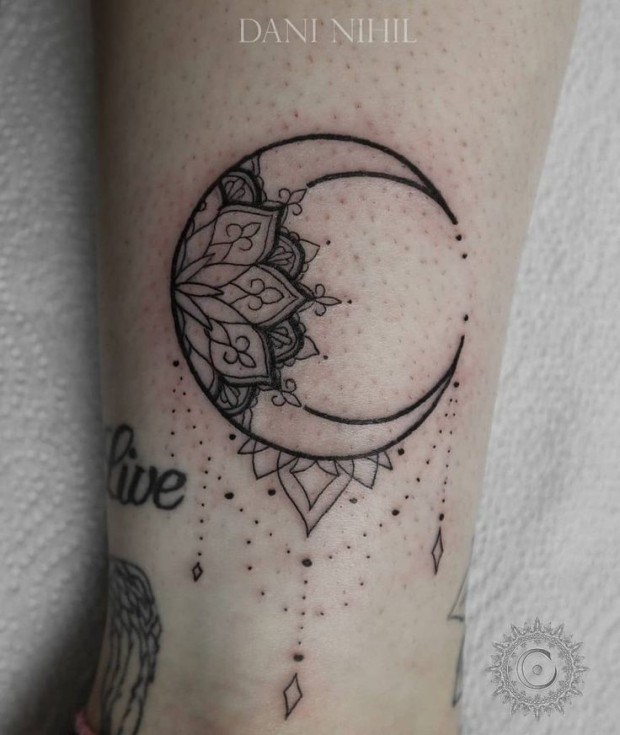 crescent moon tattoo ideas 0039