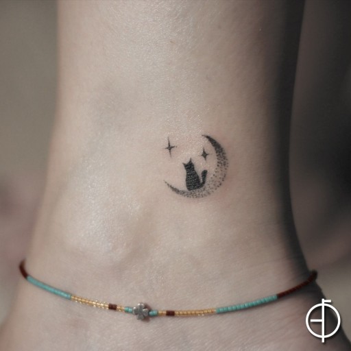 crescent moon tattoo ideas 0059