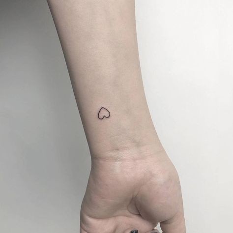 elegant broken heart tattoo styles