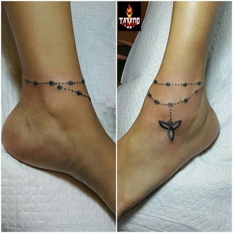 feminine ankle chain tattoo options