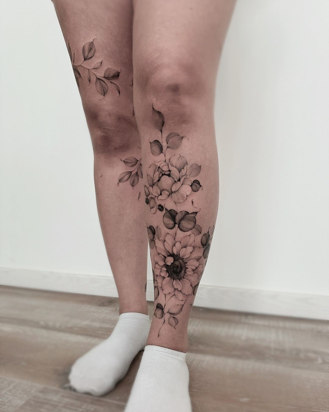 feminine leg tattoo ideas 0087