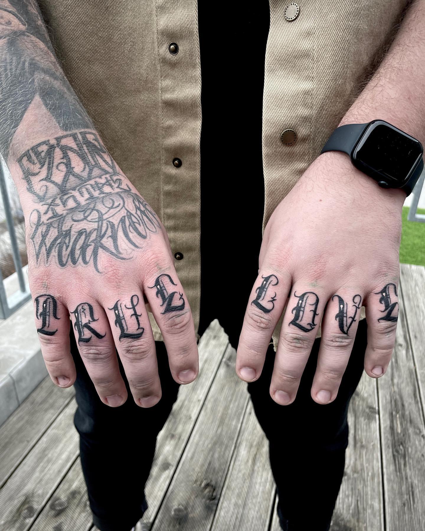 finger tattoo ideas for men 0010