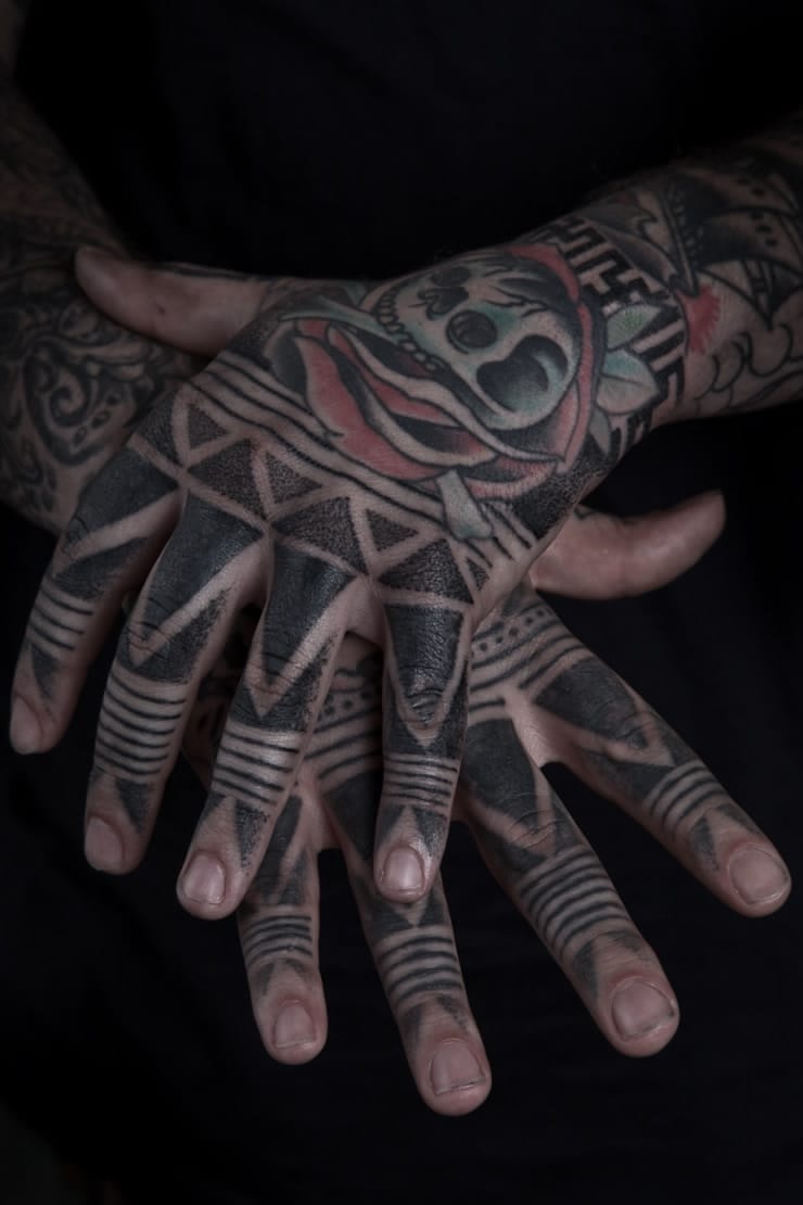 finger tattoo ideas for men 0044