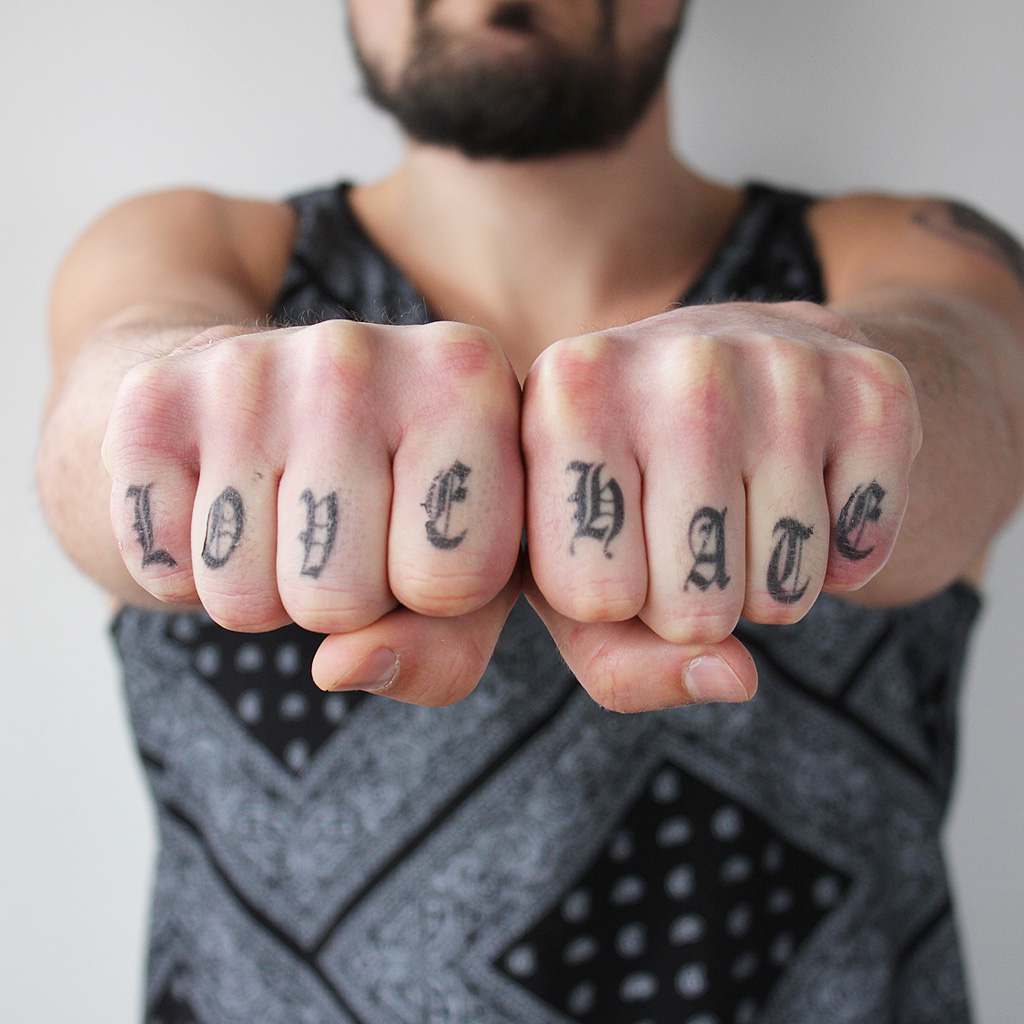 finger tattoo ideas for men 0047