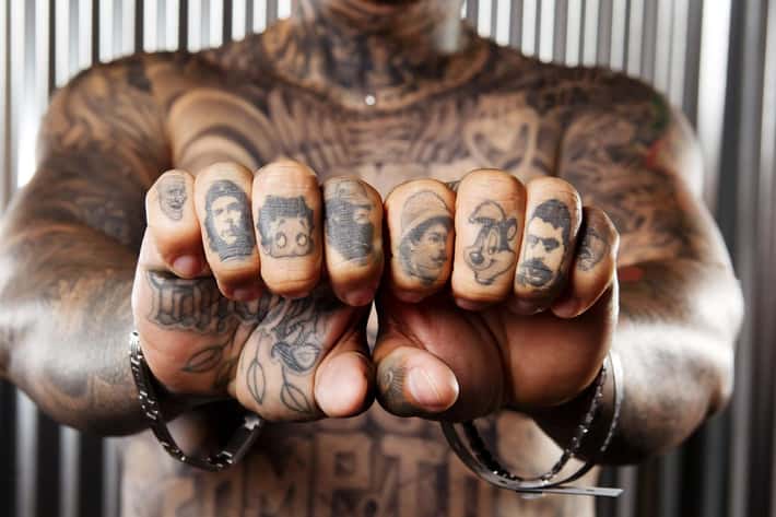 finger tattoo ideas for men 0054