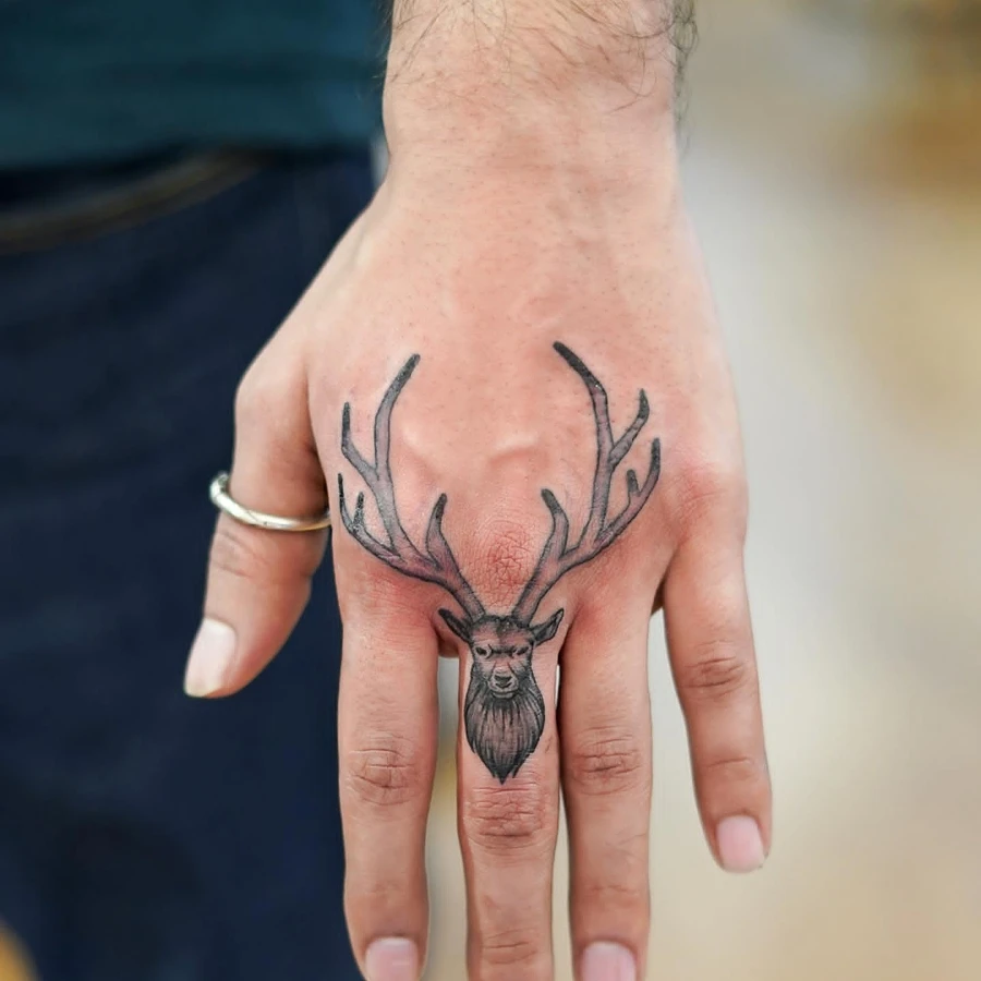 finger tattoo ideas for men 0056