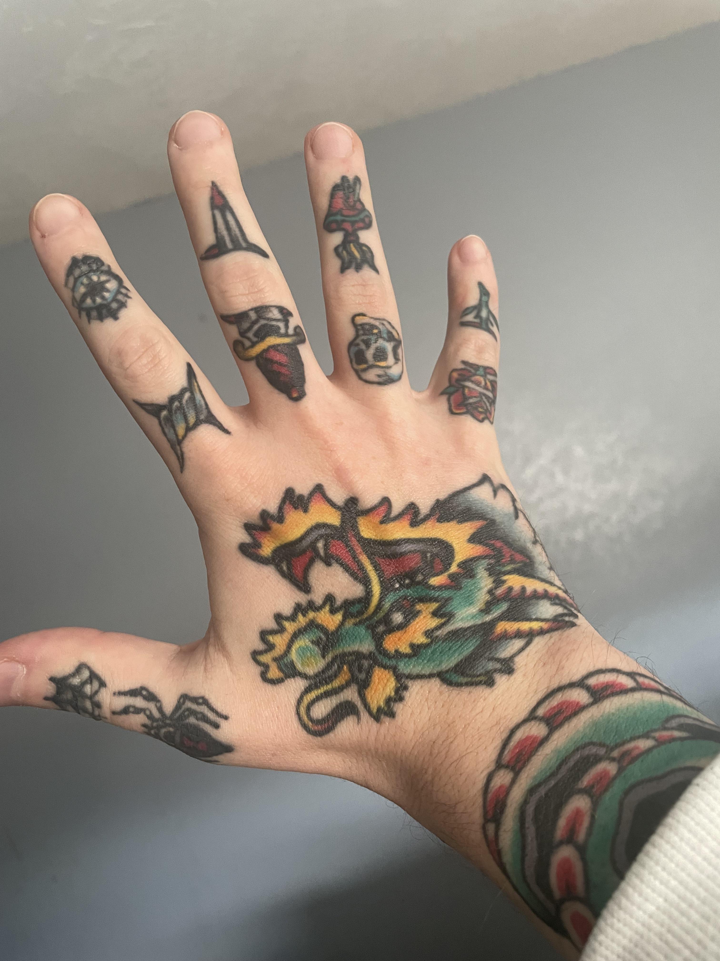 finger tattoo ideas for men 0070