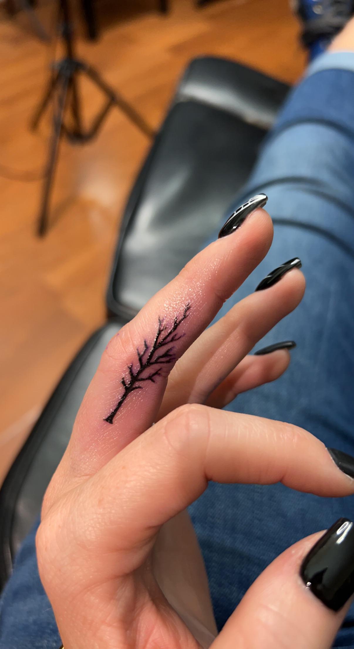 finger tattoo ideas 0013