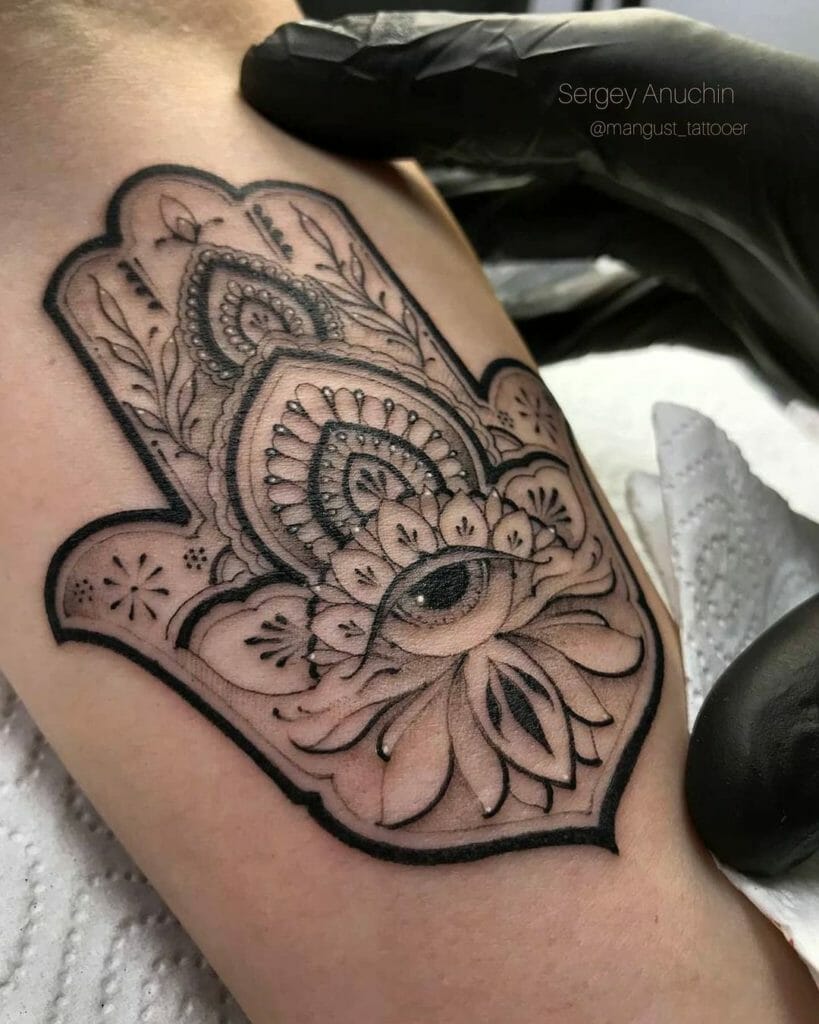 Hamsa tattoo ideas 0064