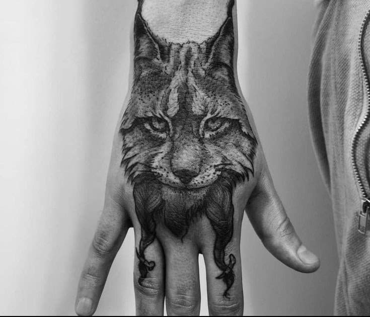 hand tattoo ideas for men 0035