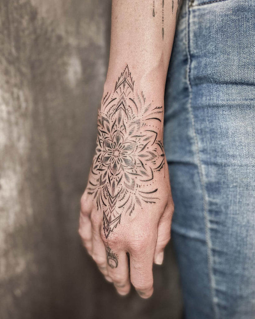 hand tattoo ideas 0010