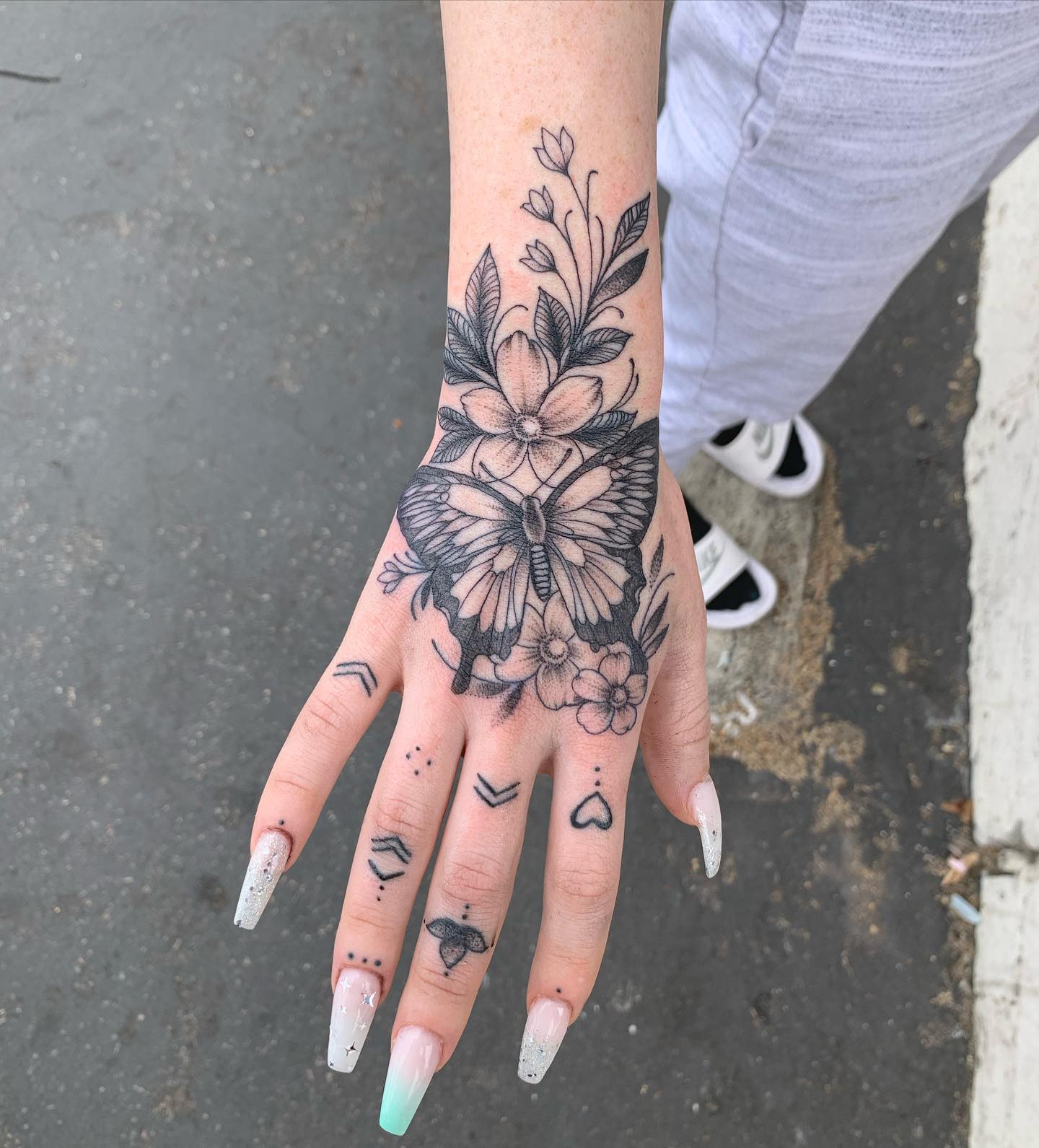 hand tattoo ideas 0014