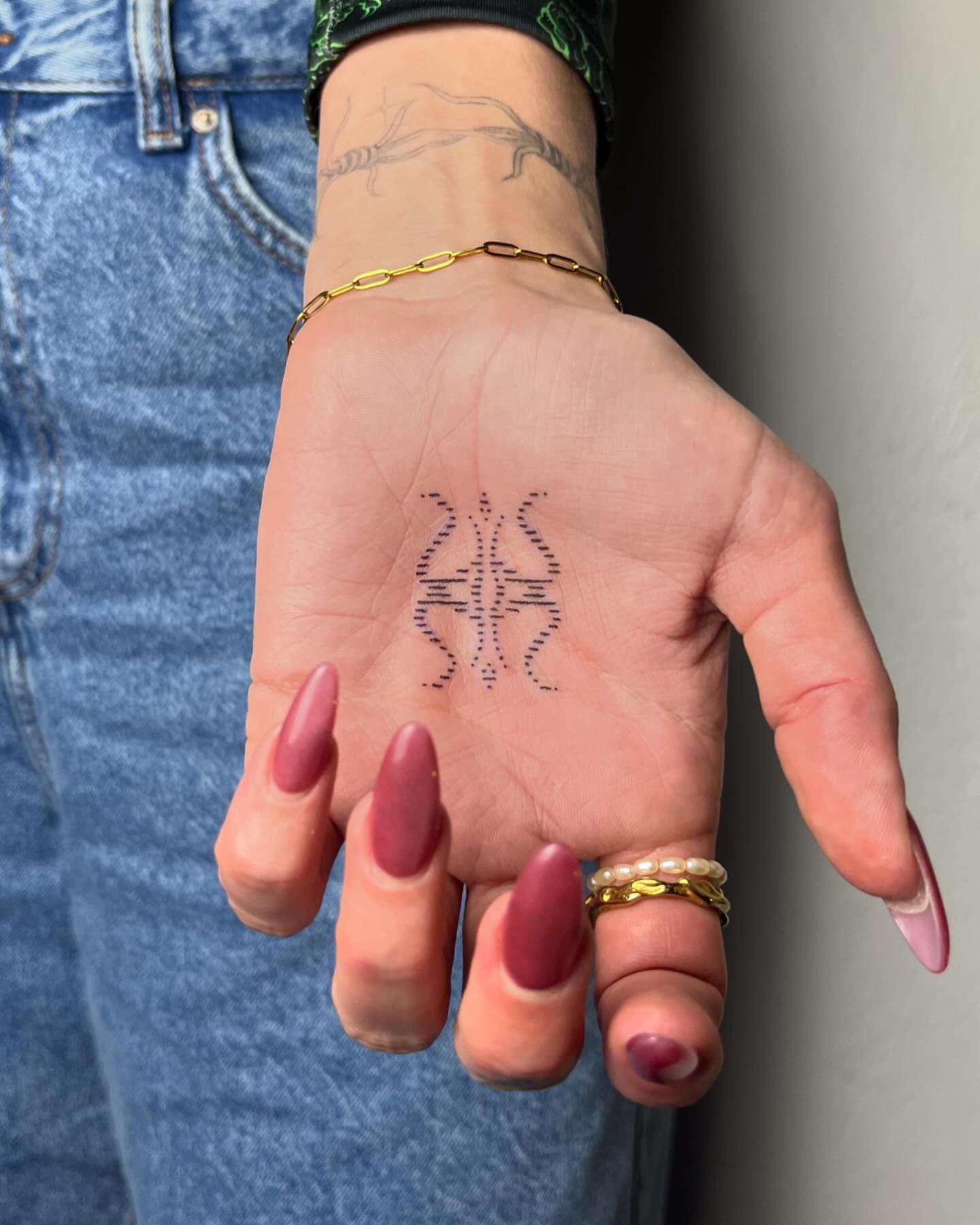 hand tattoo ideas 0051