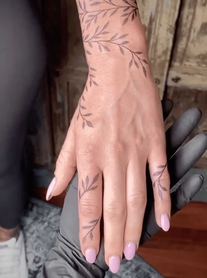 hand tattoo ideas 0085