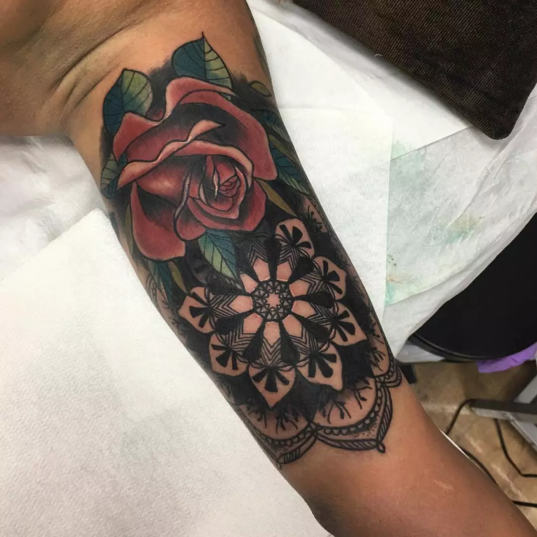 inside bicep tattoo ideas 0098