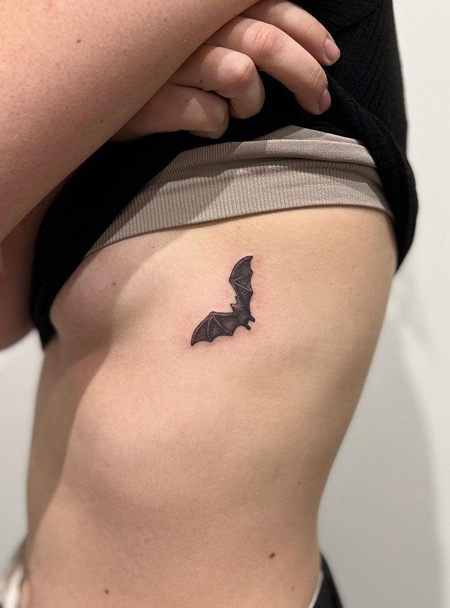 intricate small bat tattoo styles