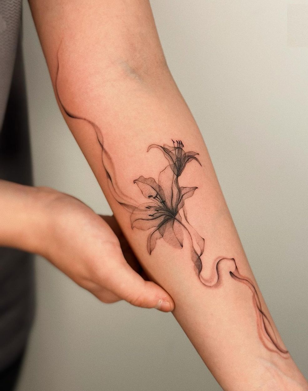 minimalist lily tattoo ideas