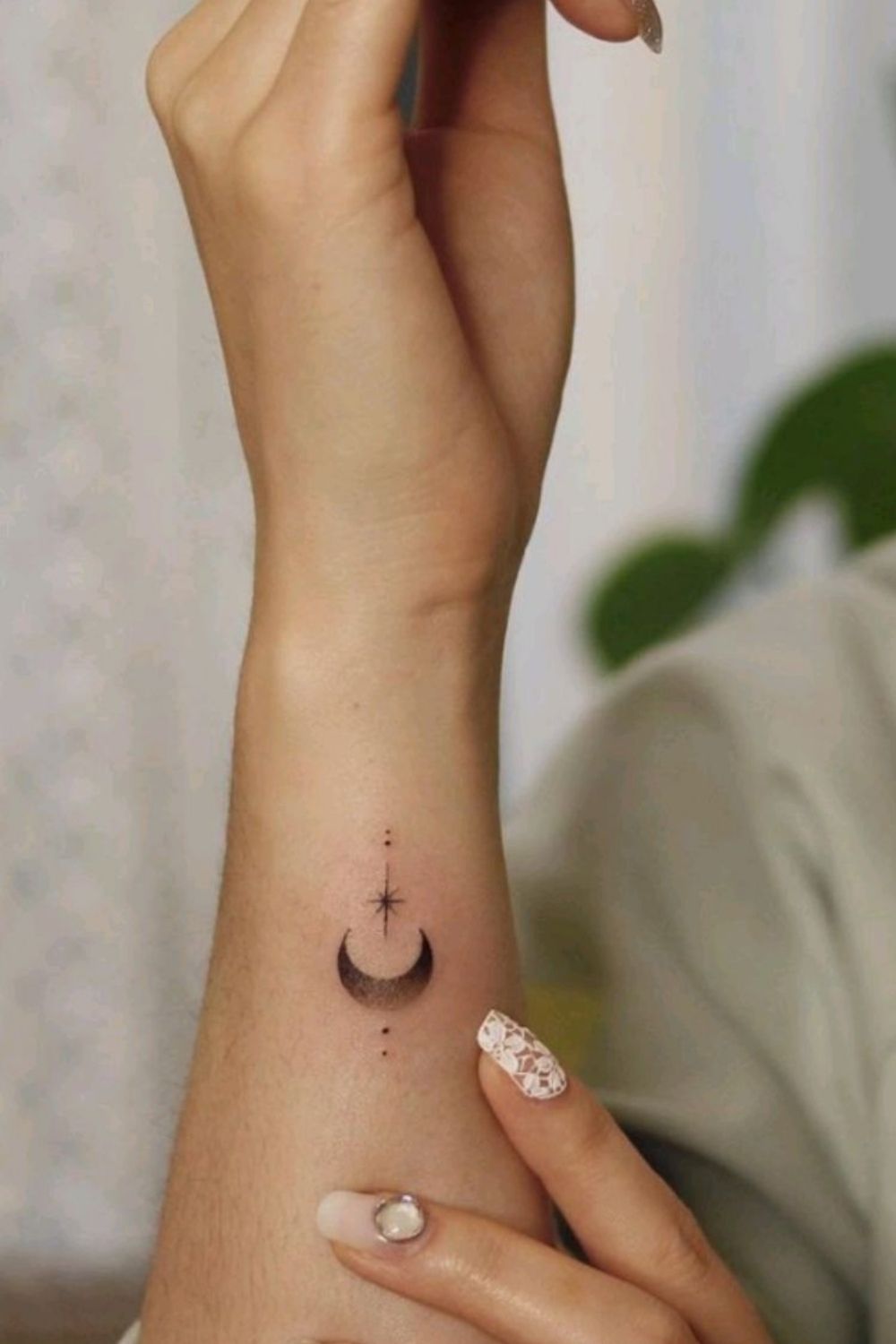 Minimalist lily tattoo small 0012