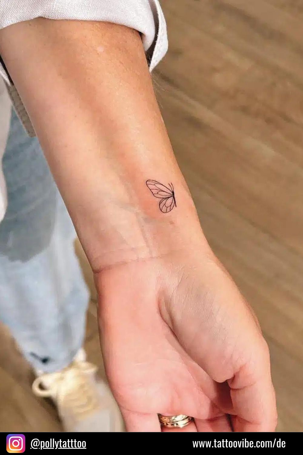 Minimalist lily tattoo small 0039