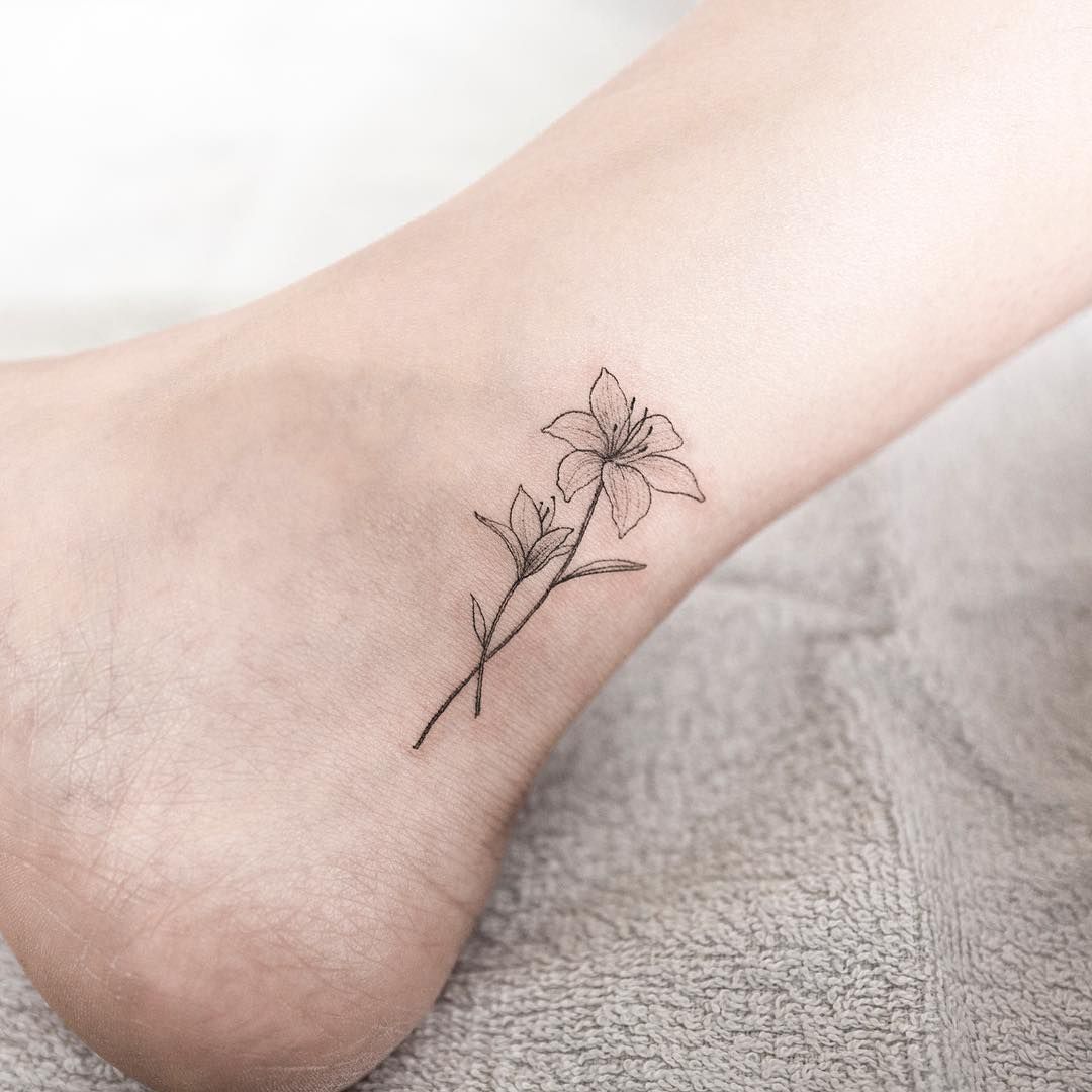 Minimalist lily tattoo small 0043