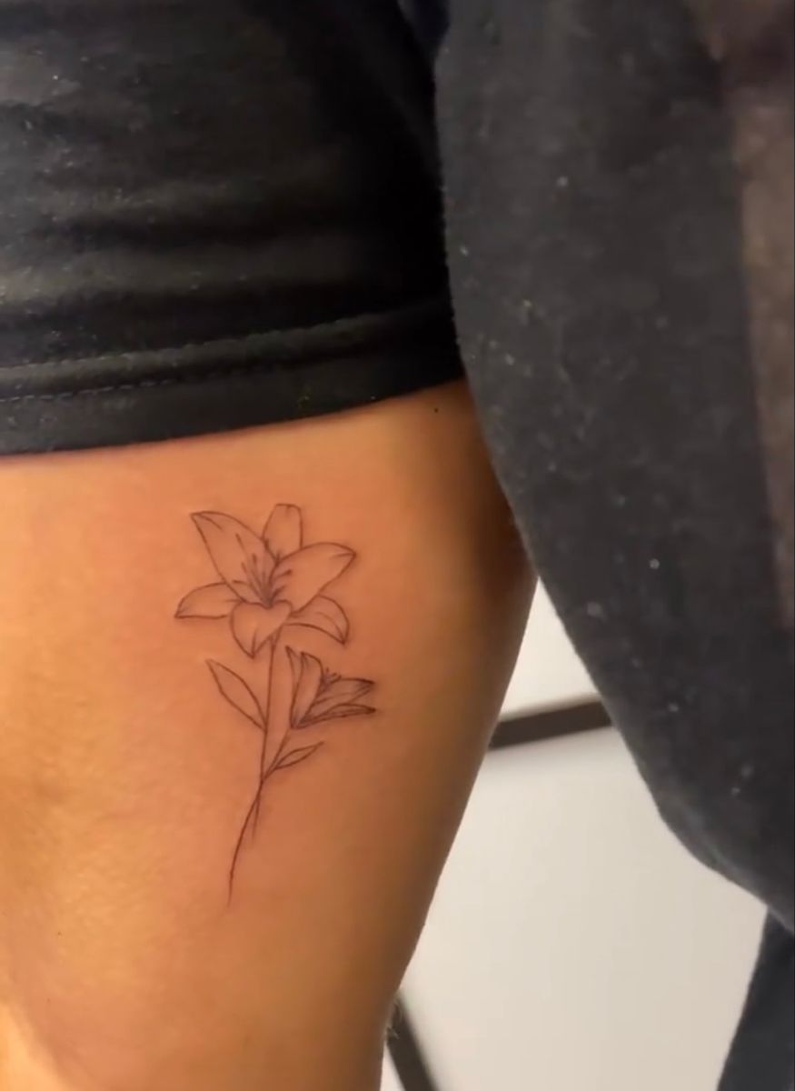 Minimalist lily tattoo small 0050