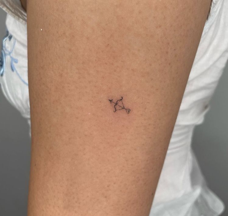 Minimalist lily tattoo small 0096