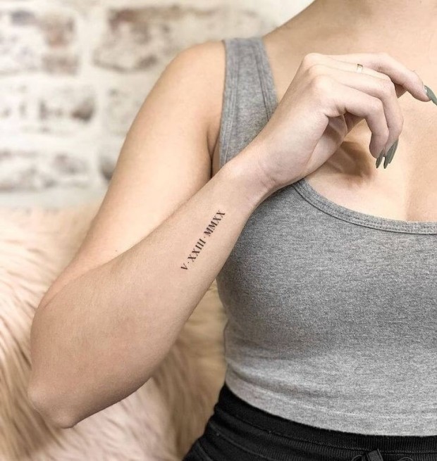 minimalist roman numeral tattoo designs