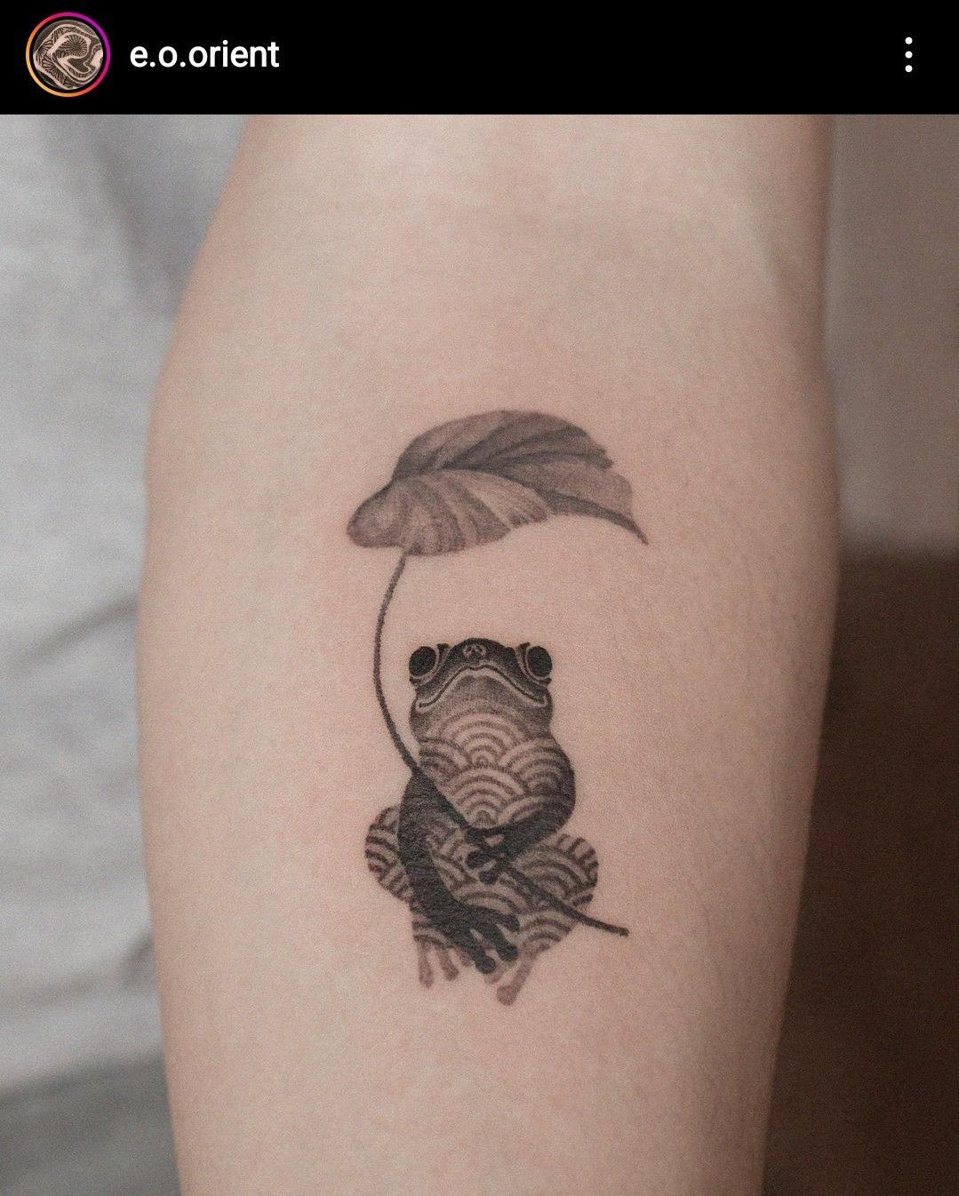 minimalist small frog tattoo styles