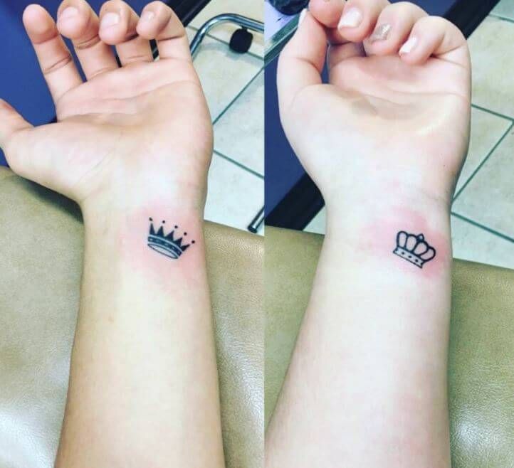 minimalist small queen crown tattoos