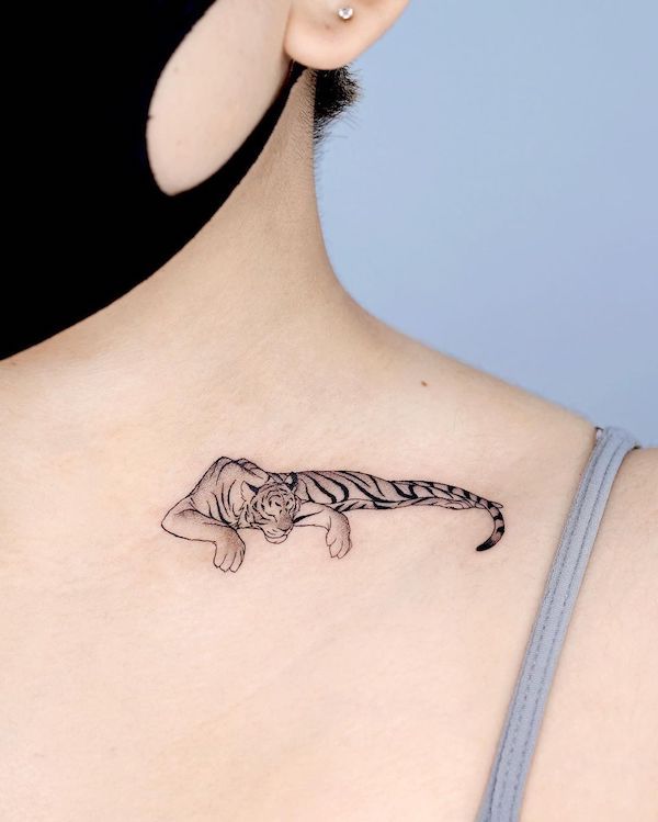 minimalist small tiger tattoo 0021