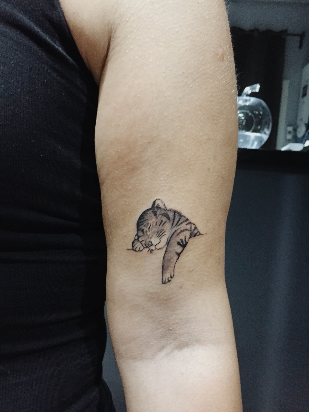 minimalist small tiger tattoo 0063