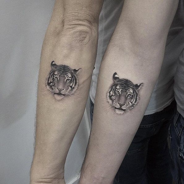 minimalist small tiger tattoo 0071