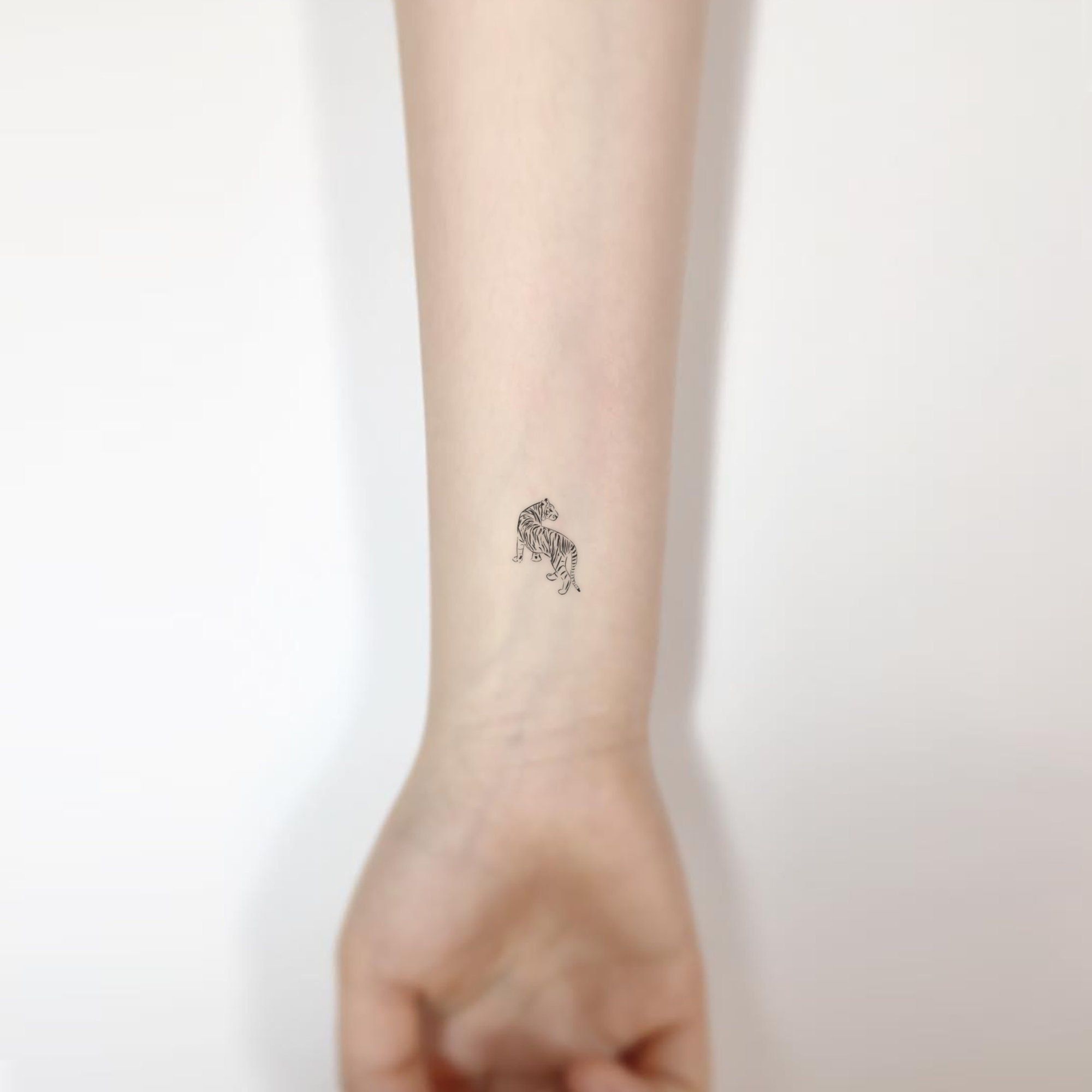 minimalist small tiger tattoo 0073