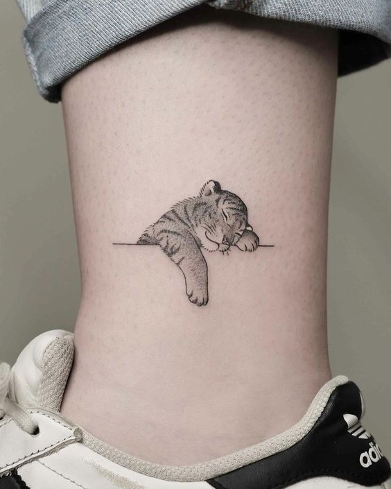 minimalist small tiger tattoo 0075