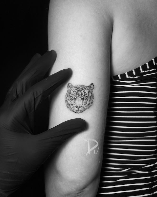 minimalist small tiger tattoo 0086