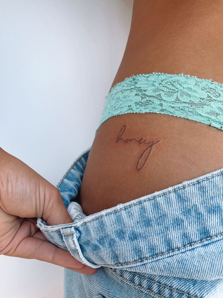 minimalist tattoo ideas for bum