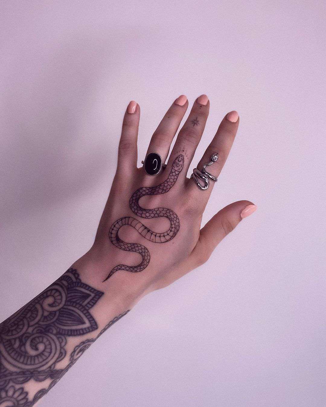 minimalistic hand tattoo ideas