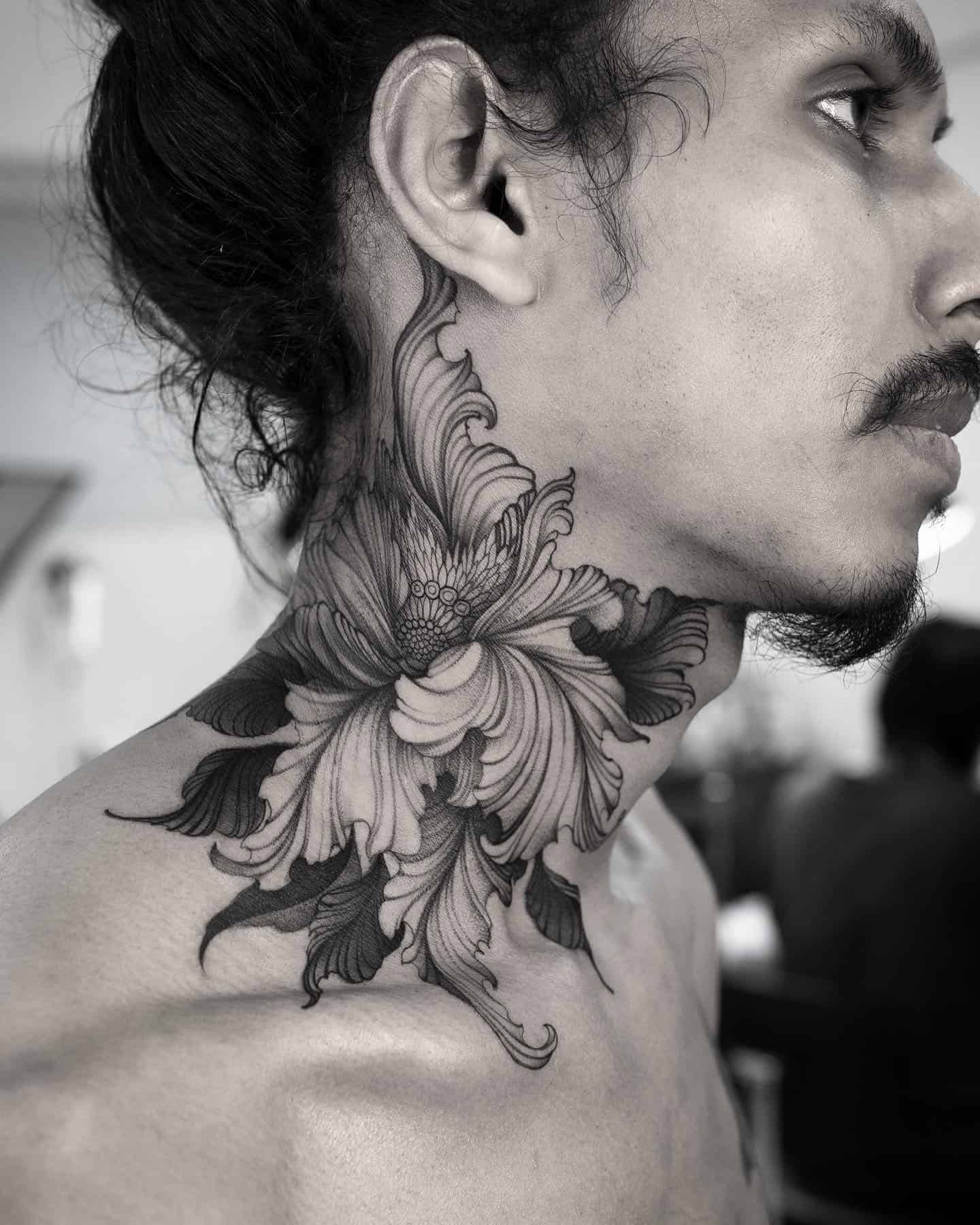 minimalistic neck tattoo concepts