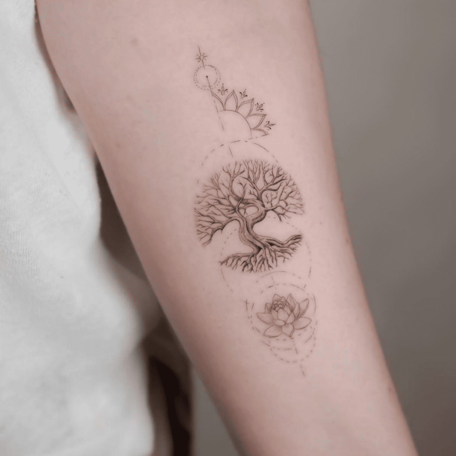 minimalistic tree tattoo ideas