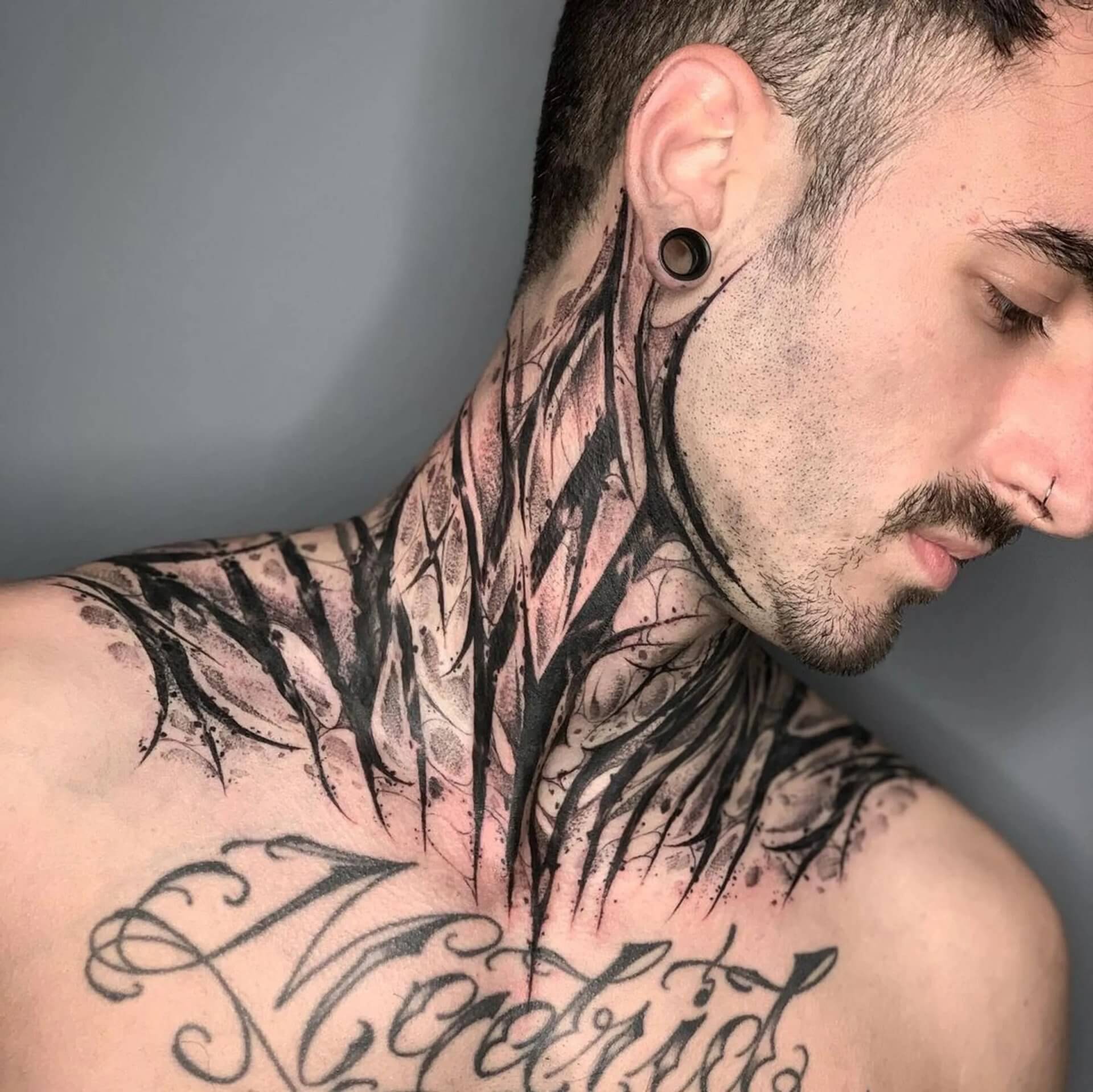 neck tattoo ideas for men 0030