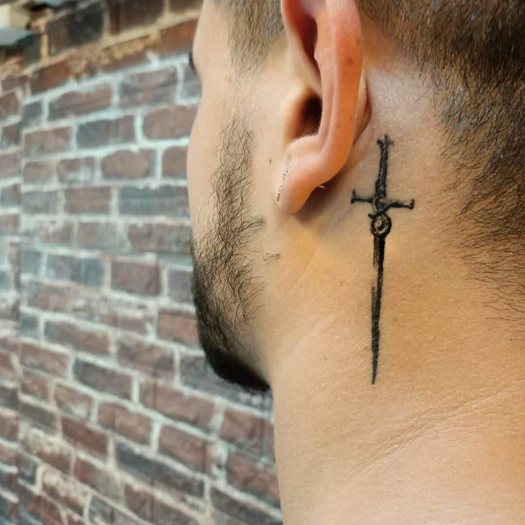 neck tattoo ideas for men 0035