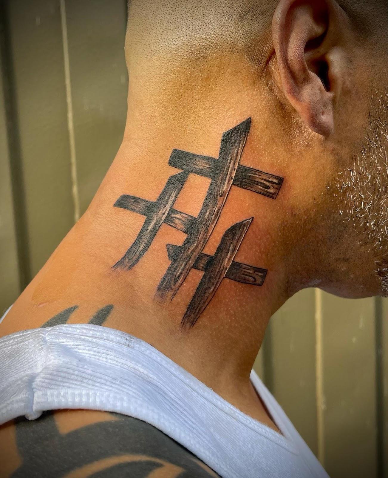 neck tattoo ideas men 0043