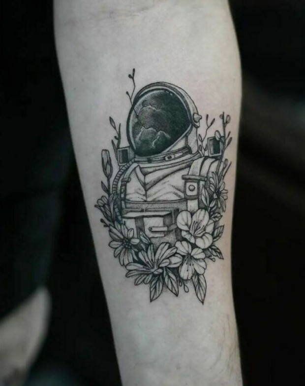 planet tattoo ideas 0035