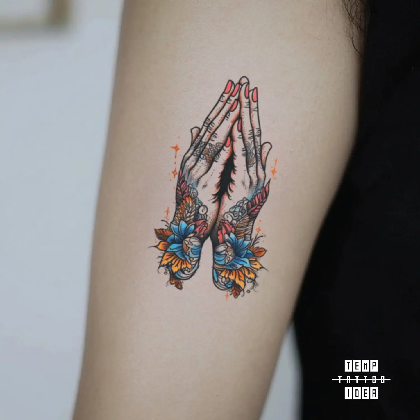 praying hands tattoo ideas 0012