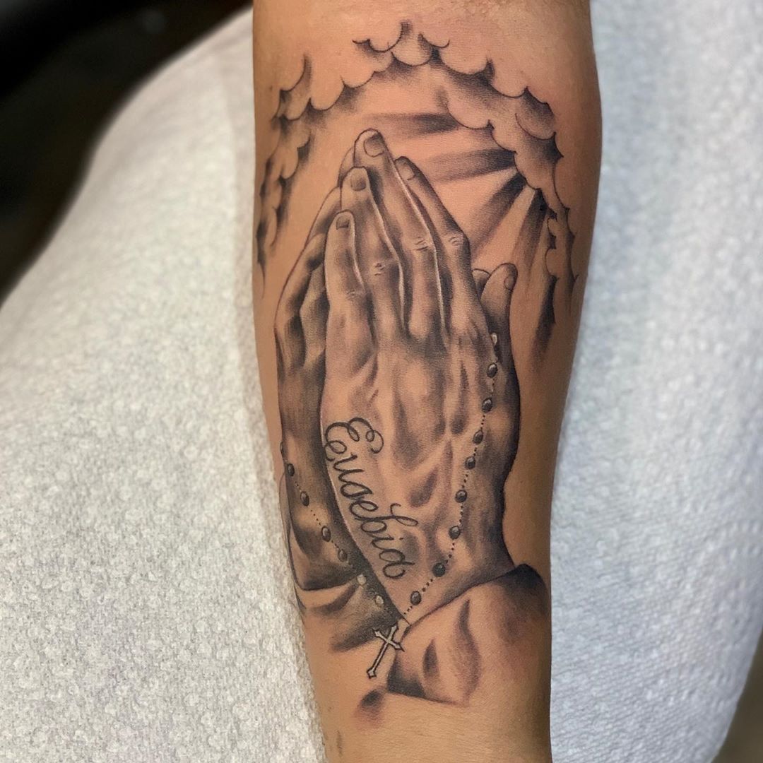 praying hands tattoo ideas 0052